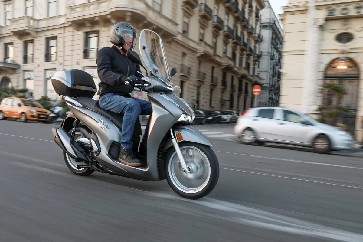  Honda SH 350I 2022. Più veloce e più potente (74)