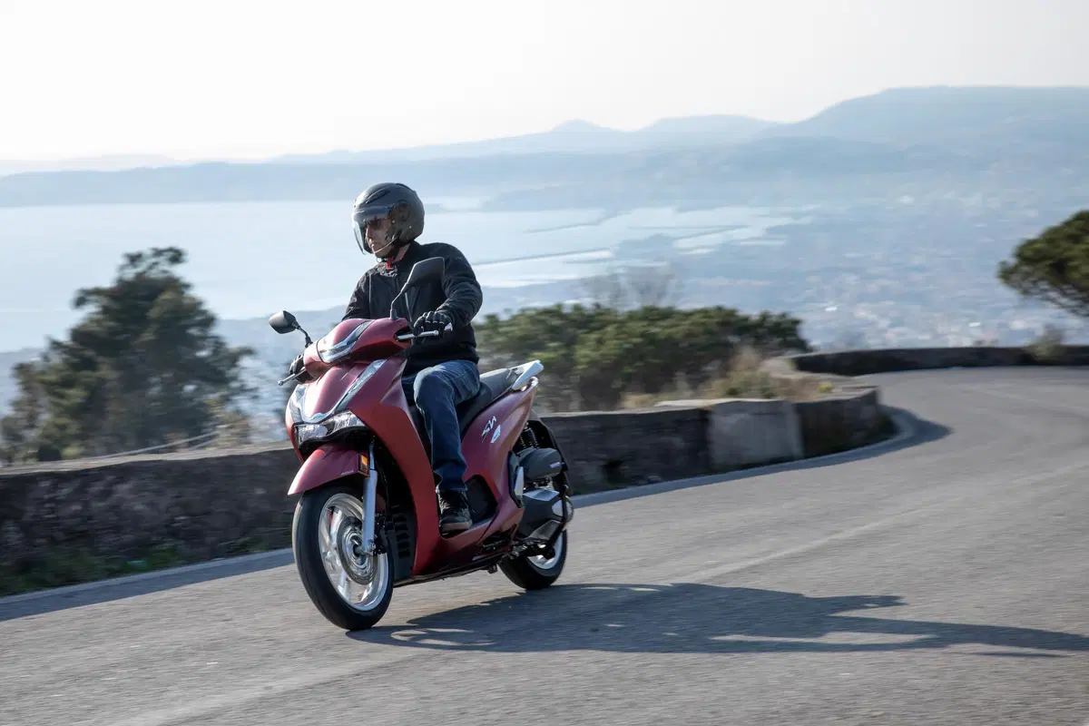  Honda SH 350I 2022. Più veloce e più potente (80)