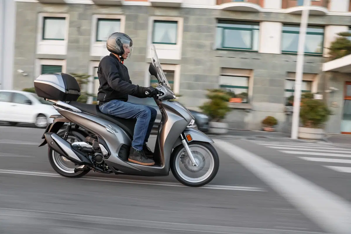  Honda SH 350I 2022. Più veloce e più potente (83)