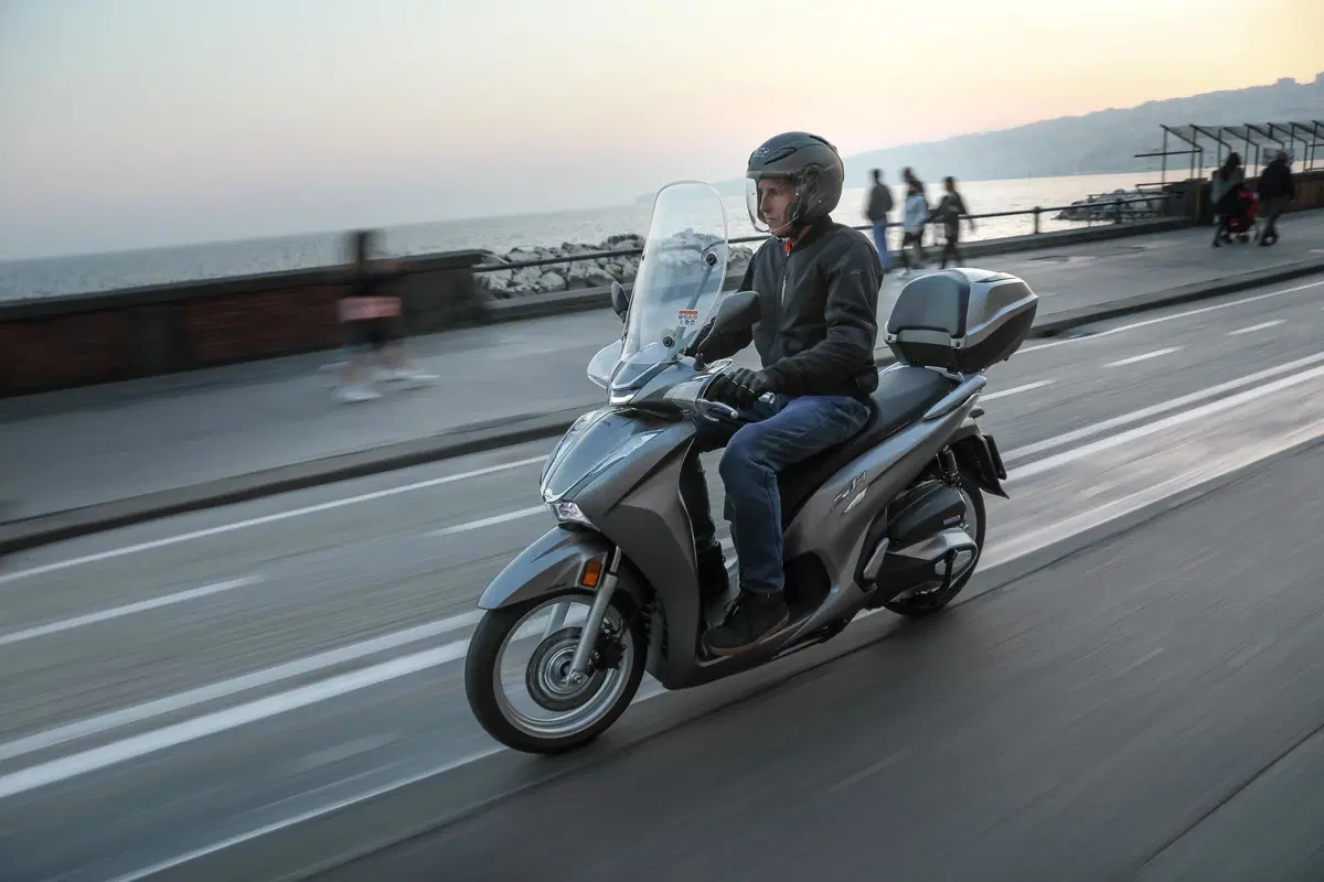  Honda SH 350I 2022. Più veloce e più potente (112)