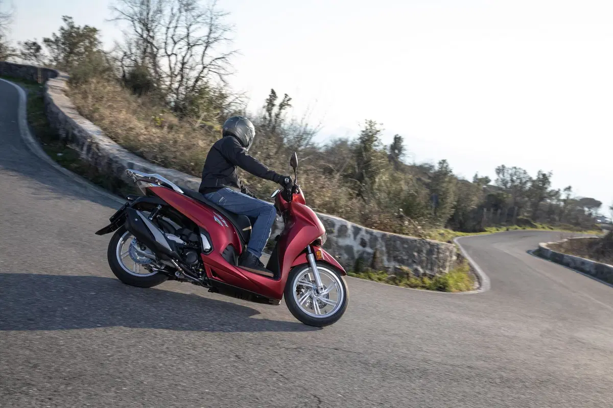  Honda SH 350I 2022. Più veloce e più potente (86)