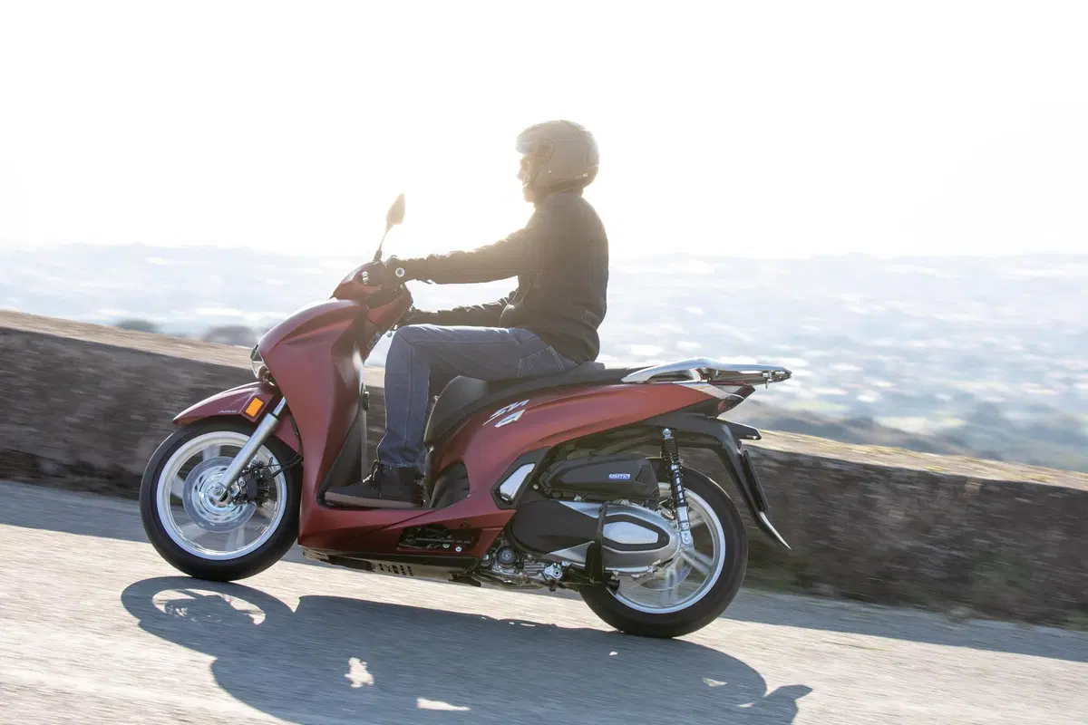  Honda SH 350I 2022. Più veloce e più potente (110)