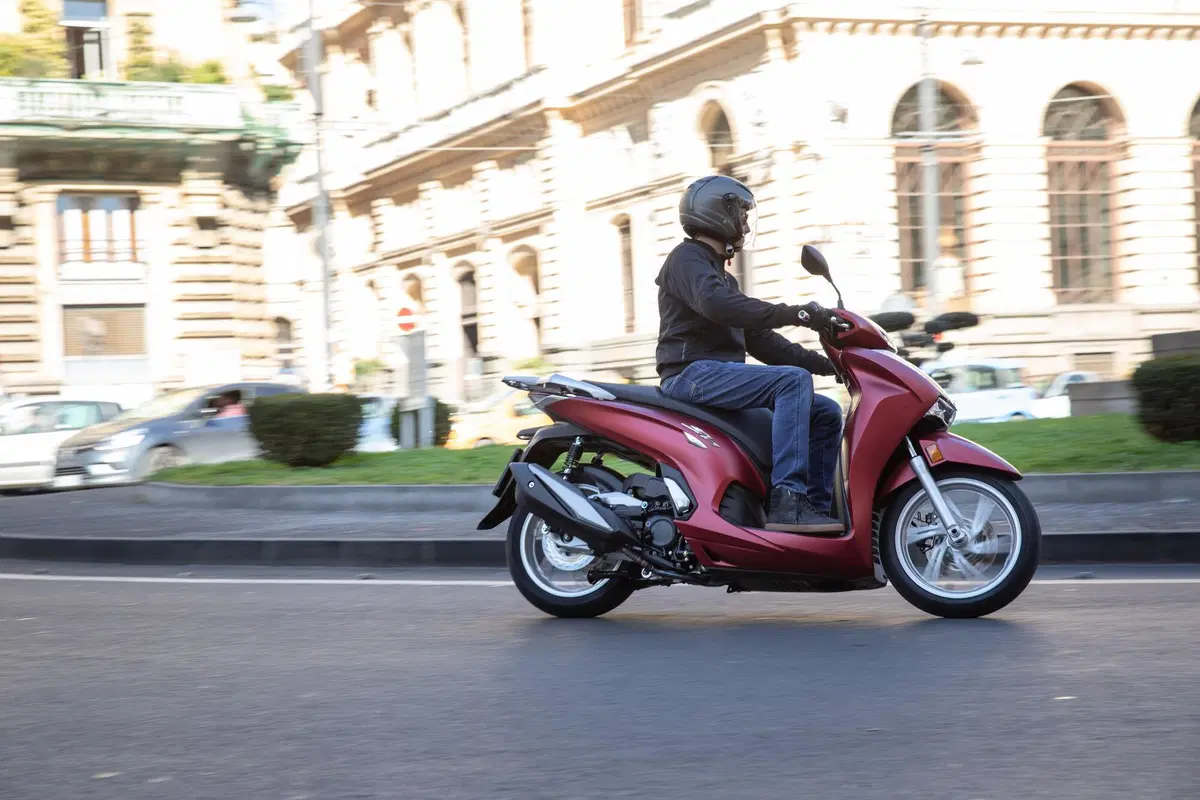  Honda SH 350I 2022. Più veloce e più potente (118)