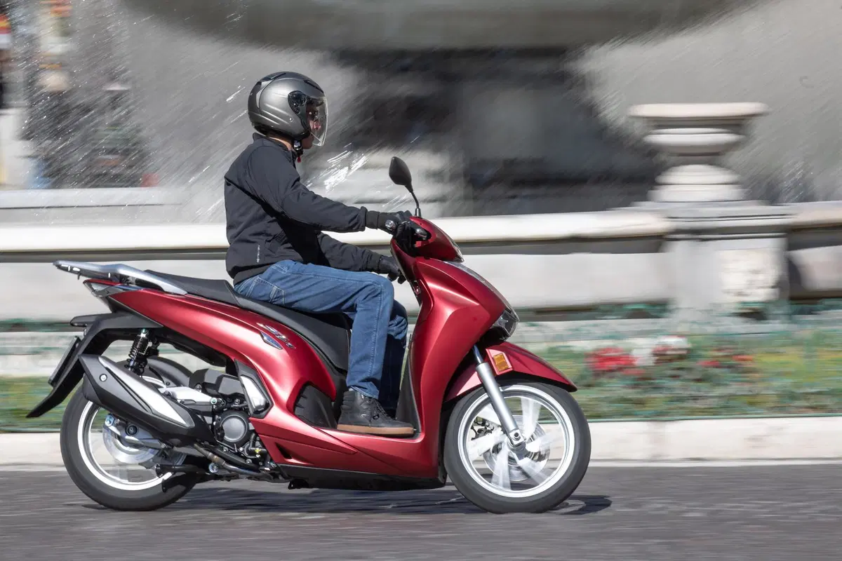  Honda SH 350I 2022. Più veloce e più potente (94)