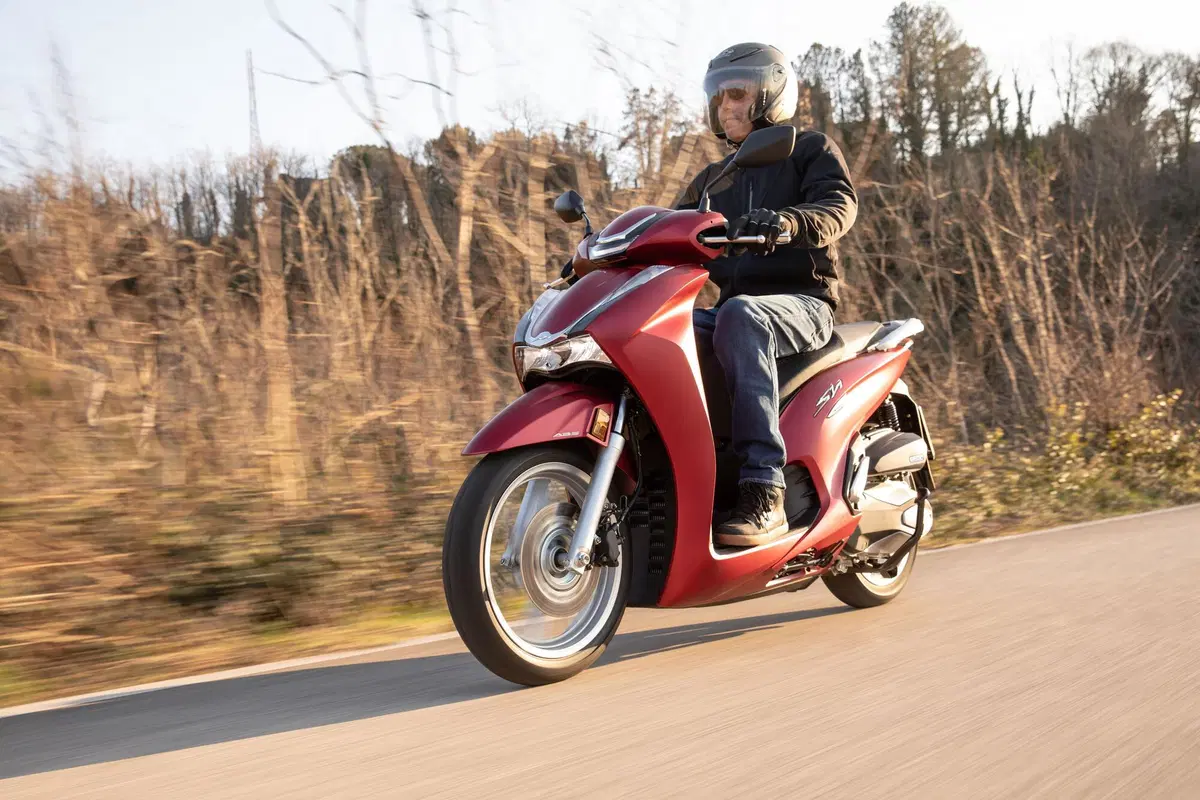  Honda SH 350I 2022. Più veloce e più potente (102)