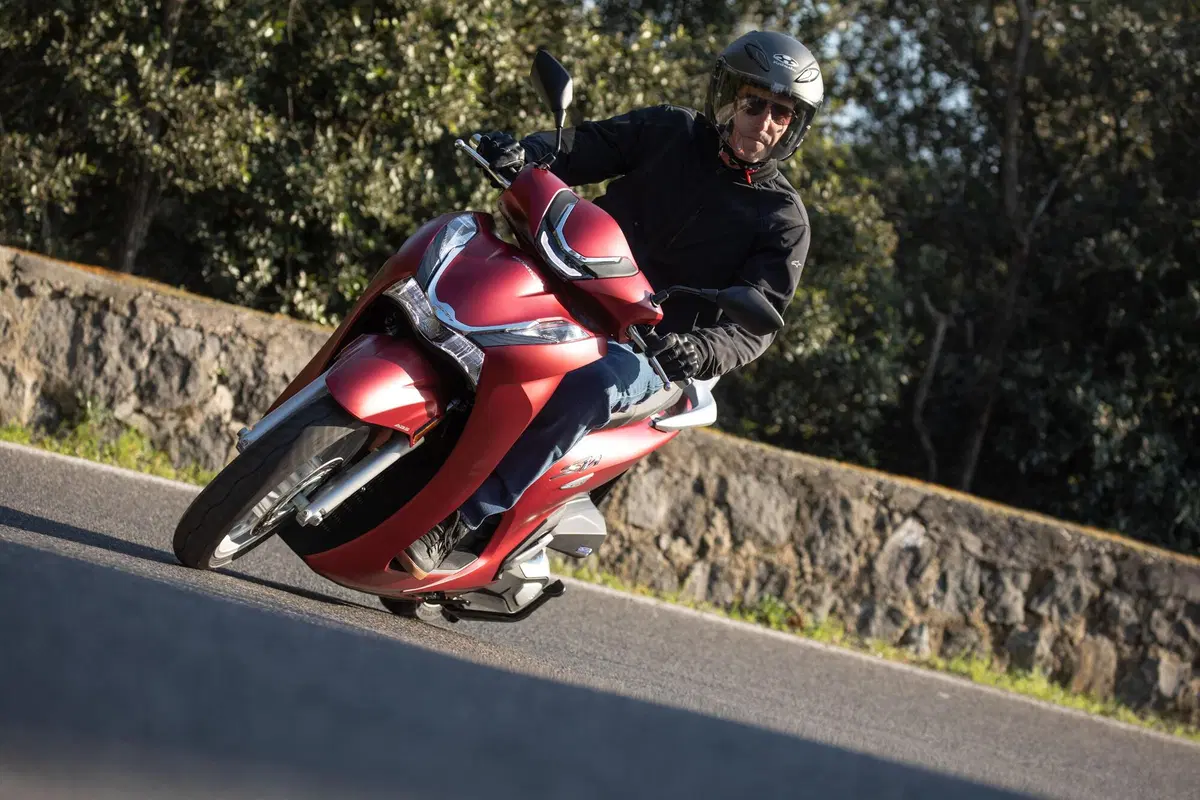 Honda SH 350I 2022. Più veloce e più potente (103)