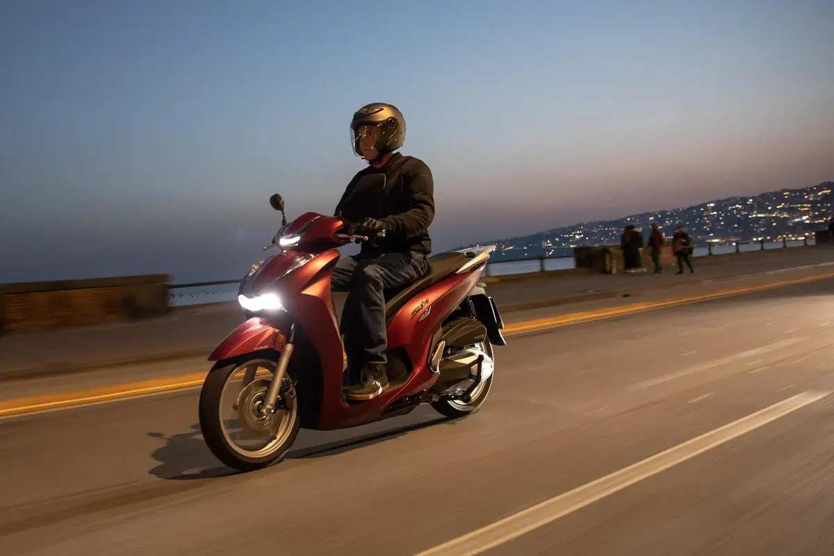  Honda SH 350I 2022. Più veloce e più potente (107)