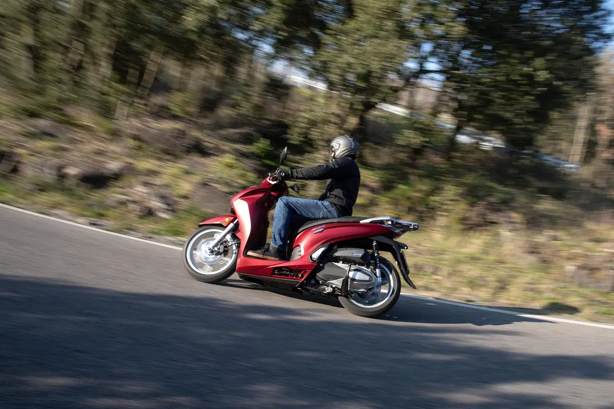  Honda SH 350I 2022. Più veloce e più potente (108)