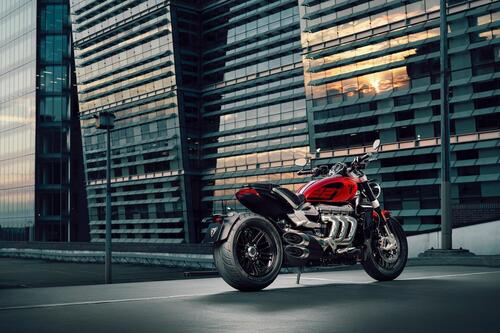 Triumph Rocket 3R e Rocket 3GT 221 Special Edition. Prezzi, dati, foto (5)