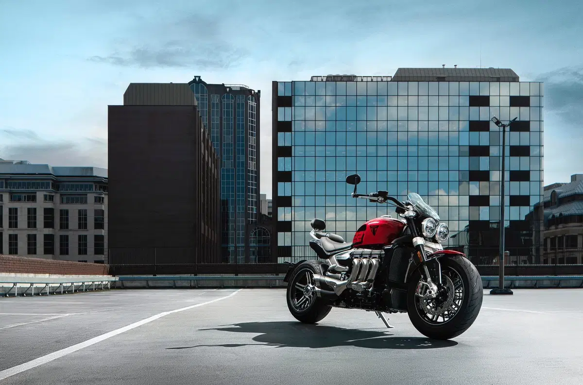 Triumph Rocket 3R e Rocket 3GT 221 Special Edition. Prezzi, dati, foto (9)