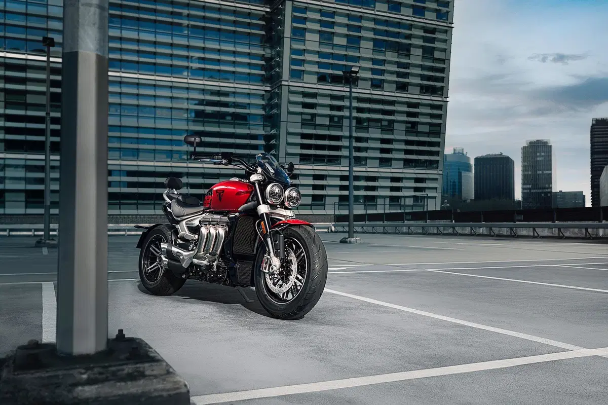 Triumph Rocket 3R e Rocket 3GT 221 Special Edition. Prezzi, dati, foto (10)