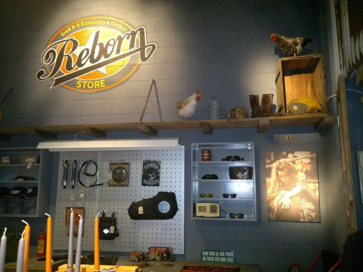 Reborn: lo store di accessori e abbigliamento usati H-D (9)