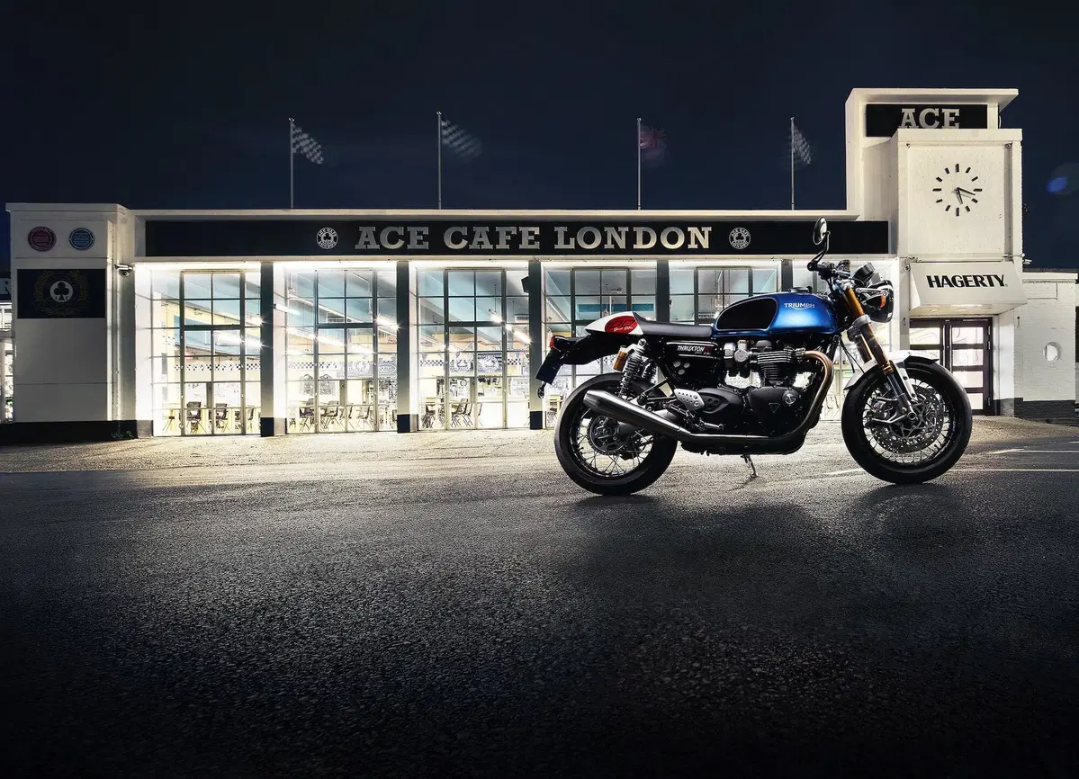 Triumph Thruxton RS 'Ton Up' Special Edition (4)