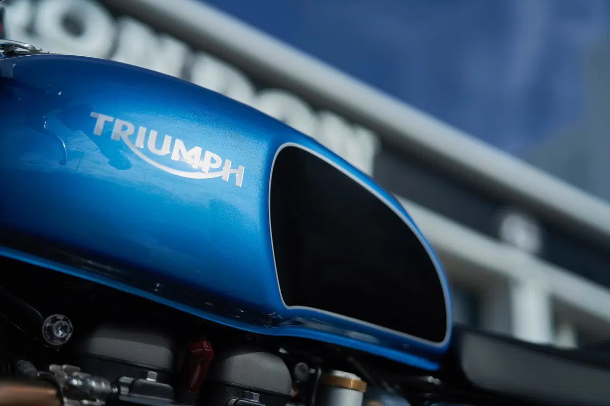 Triumph Thruxton RS 'Ton Up' Special Edition (6)
