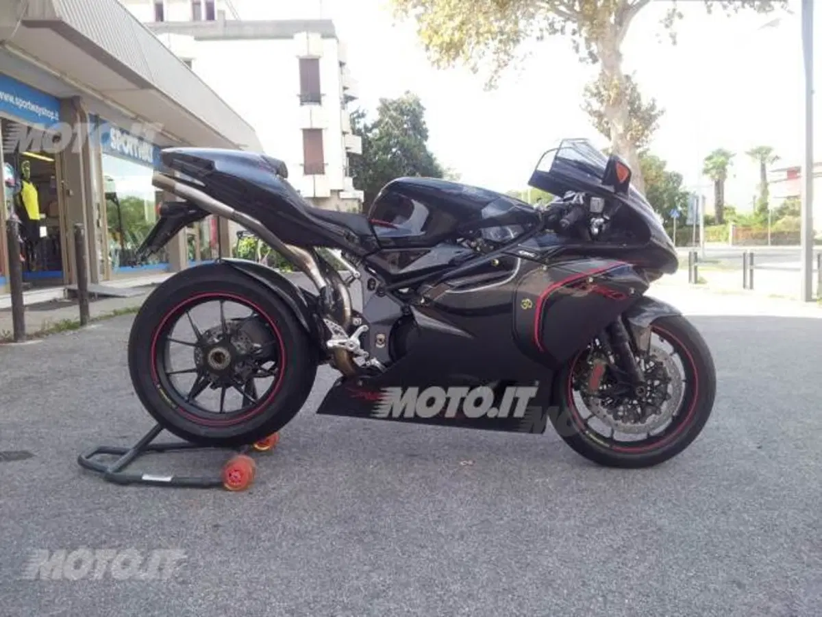 Le Belle di Moto.it: MV Agusta F4 1078 312RR CC (2)