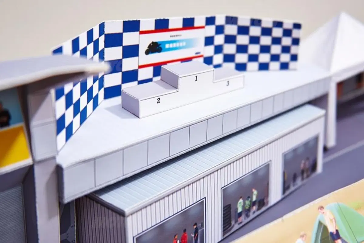 Yamaha Papercraft: il passaggio di Rossi al Cavatappi a casa vostra (4)