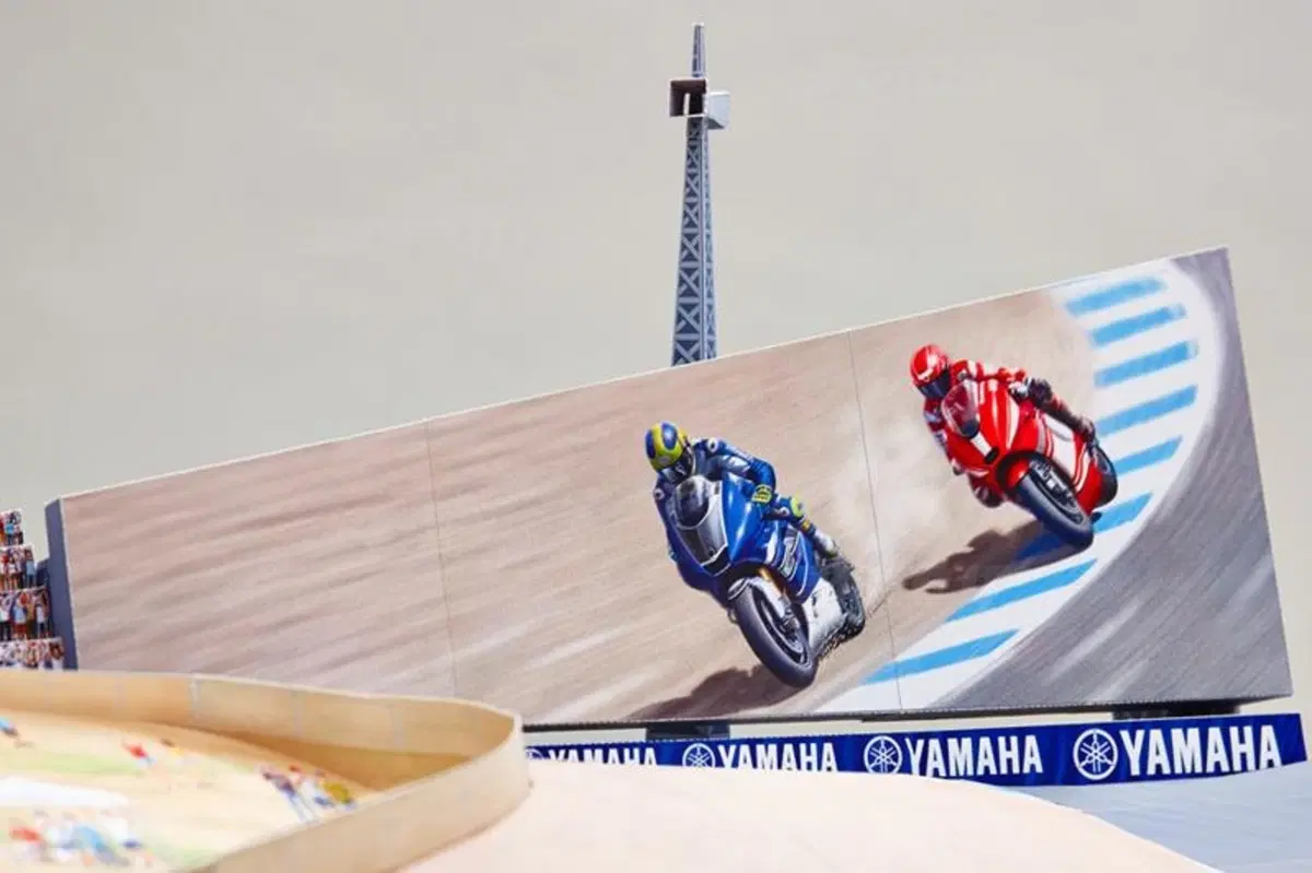 Yamaha Papercraft: il passaggio di Rossi al Cavatappi a casa vostra (7)