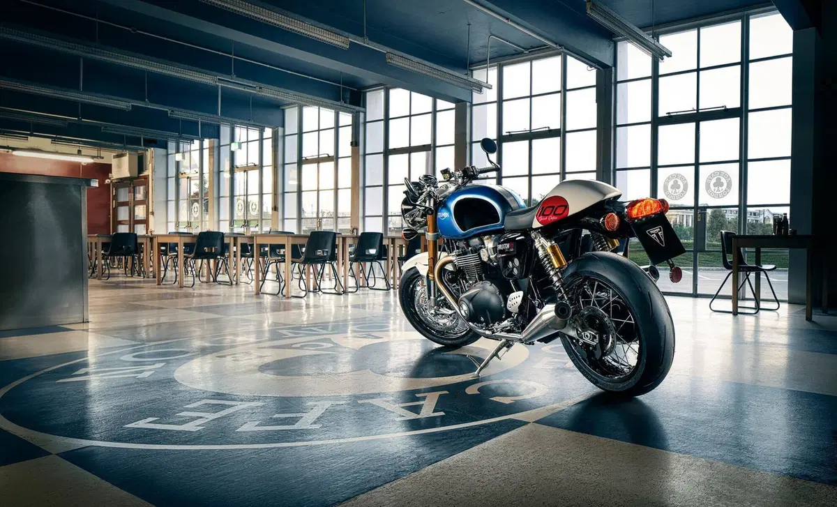Triumph Thruxton 1200 Thruxton 1200 RS Up Ton (2022) (5)