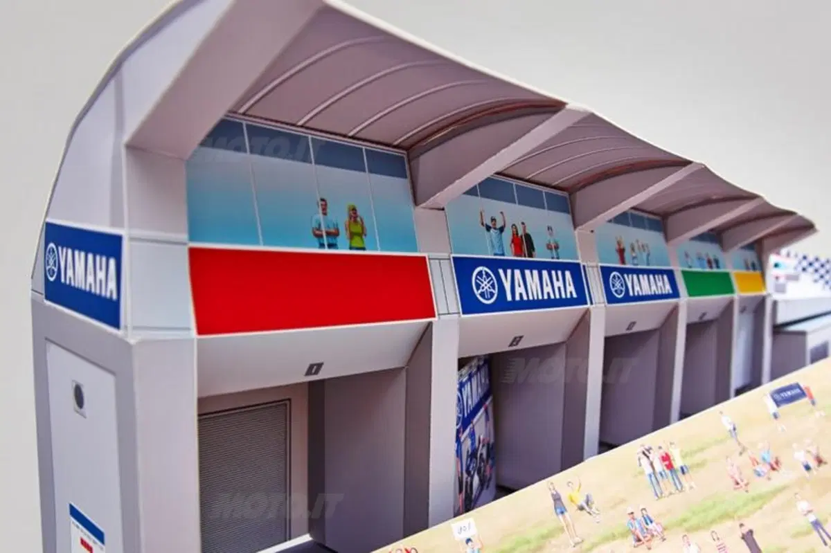 Yamaha Papercraft: il passaggio di Rossi al Cavatappi a casa vostra (9)