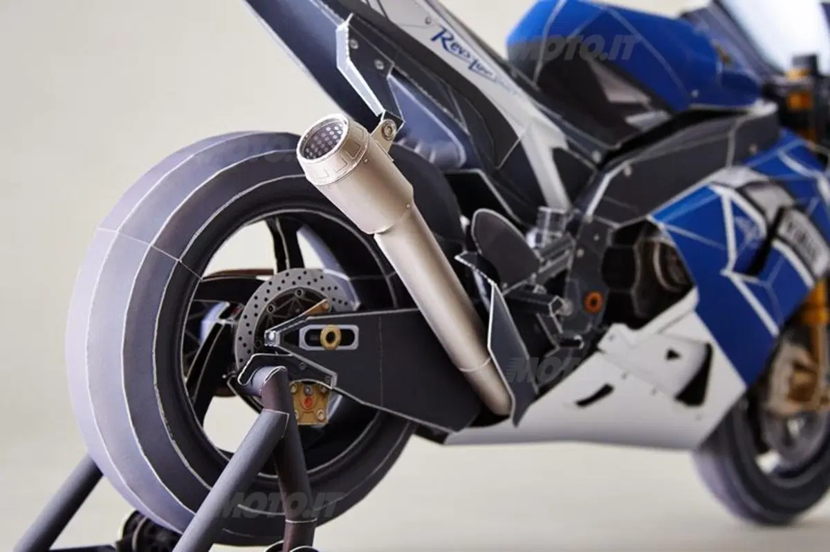 Yamaha Papercraft: il passaggio di Rossi al Cavatappi a casa vostra (23)