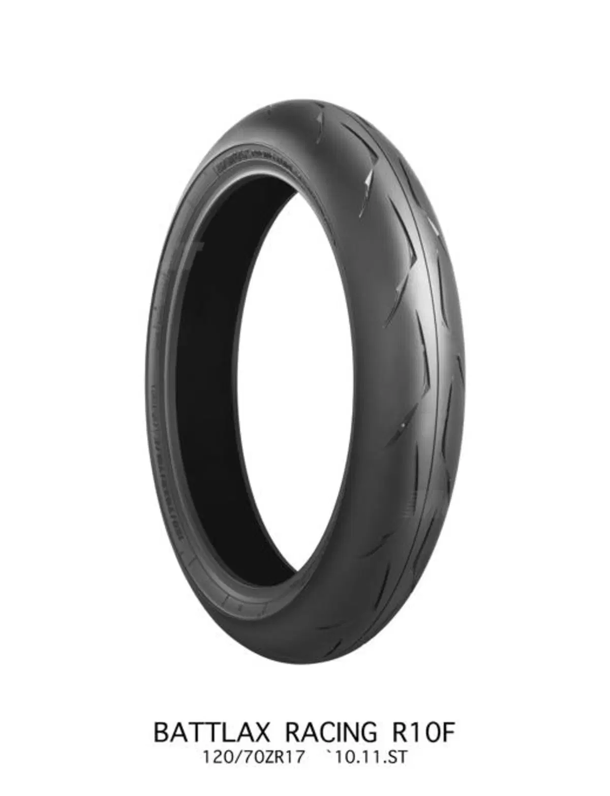 Bridgestone presenta quattro nuovi pneumatici moto