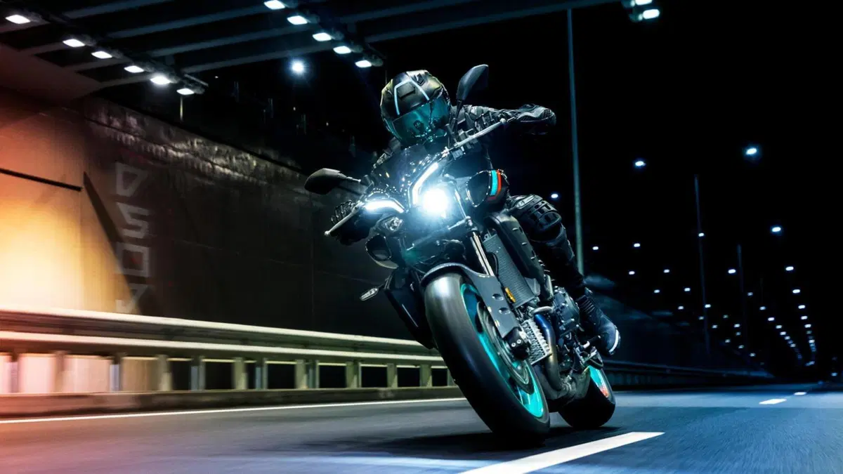 Yamaha MT-10 2022: dati e foto (5)