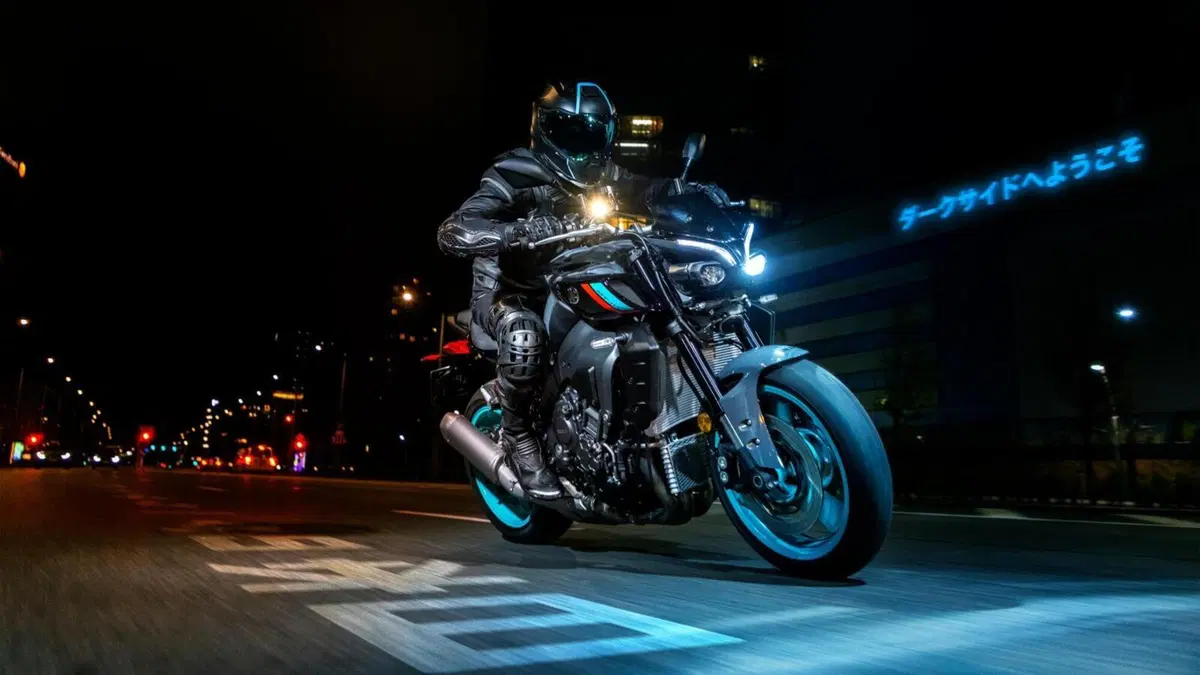 Yamaha MT-10 2022: dati e foto (4)
