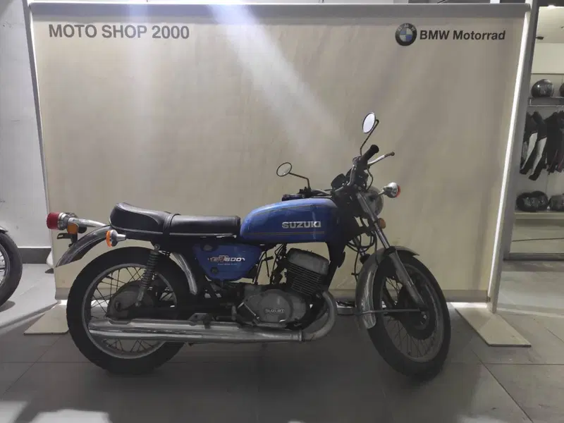 Suzuki GT 500 Titan 
