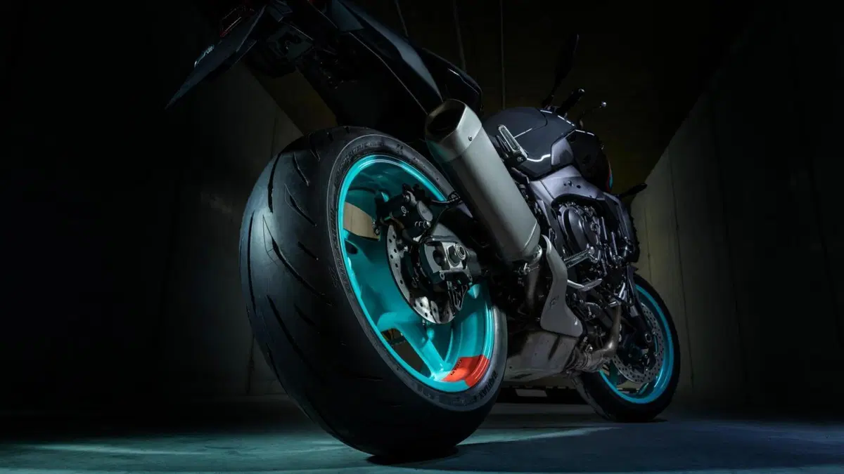 Yamaha MT-10 2022: dati e foto (12)