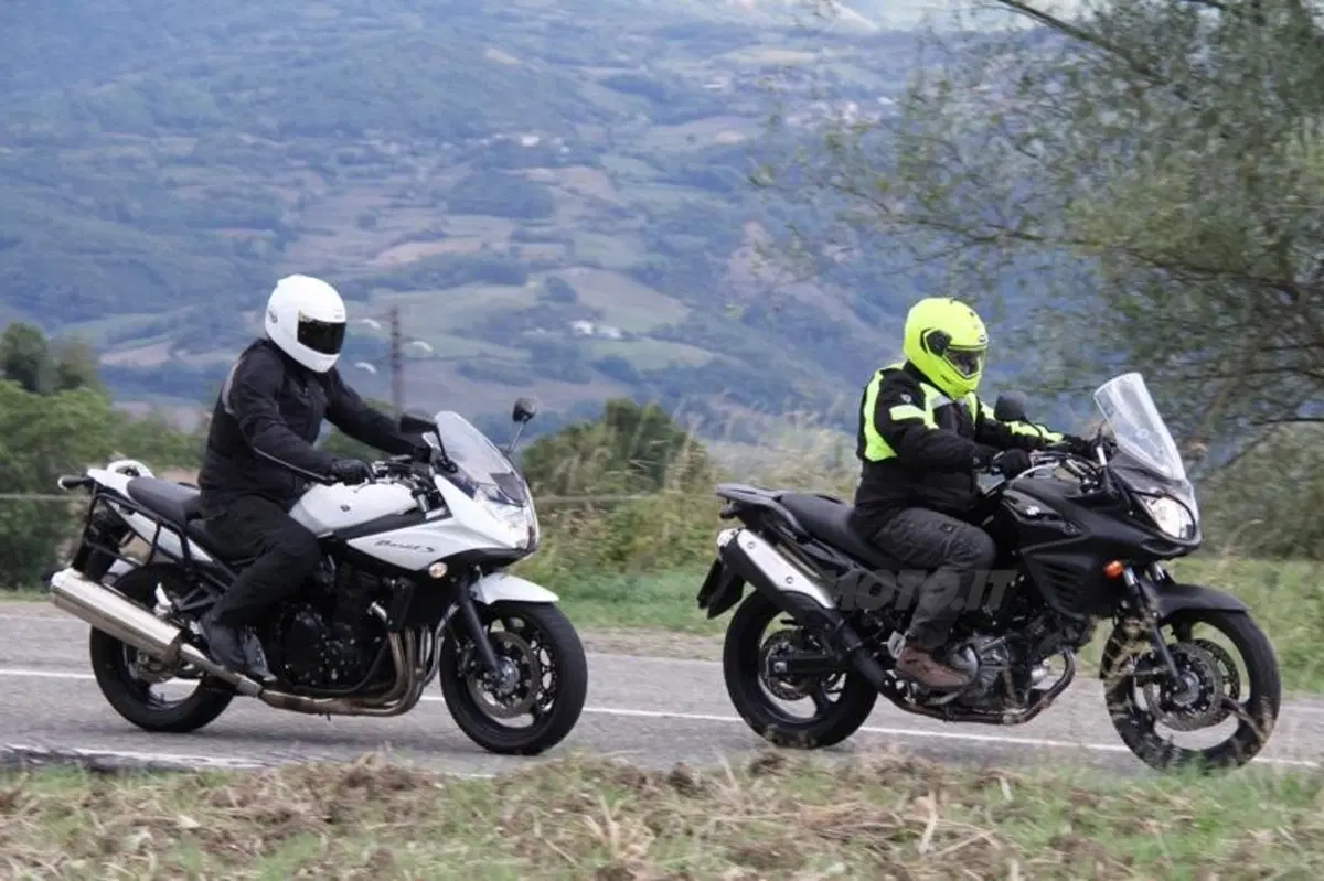 Suzuki V-Strom vs Bandit S