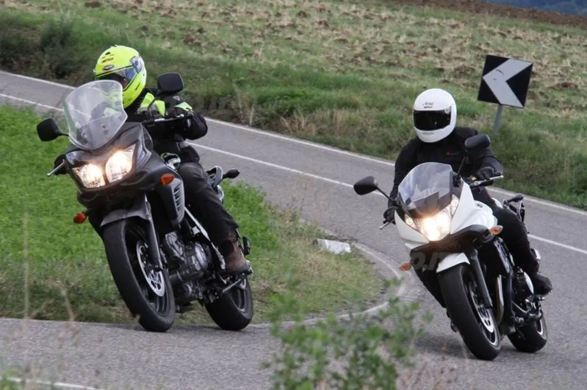 Suzuki V-Strom vs Bandit S (3)