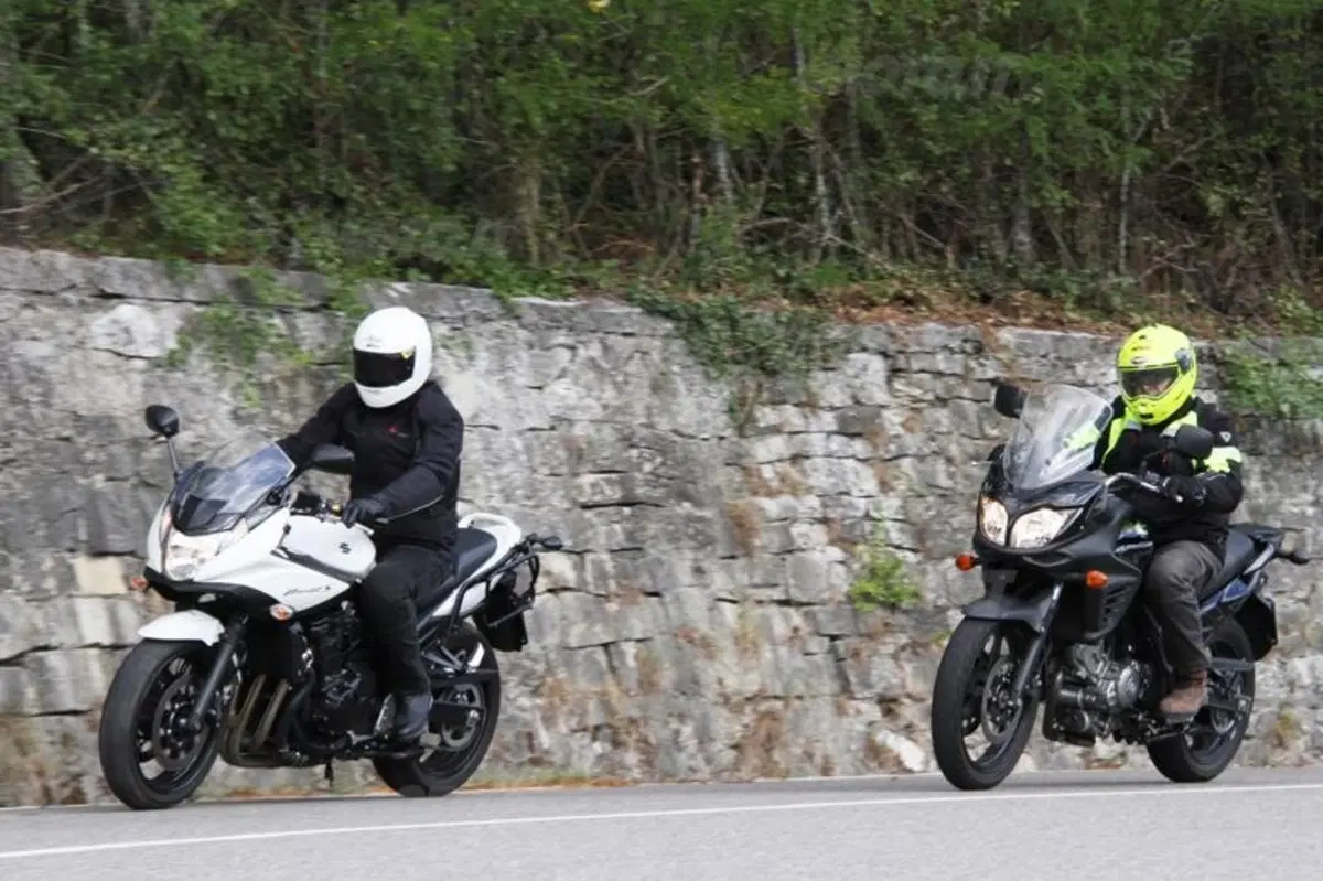 Suzuki V-Strom vs Bandit S (12)