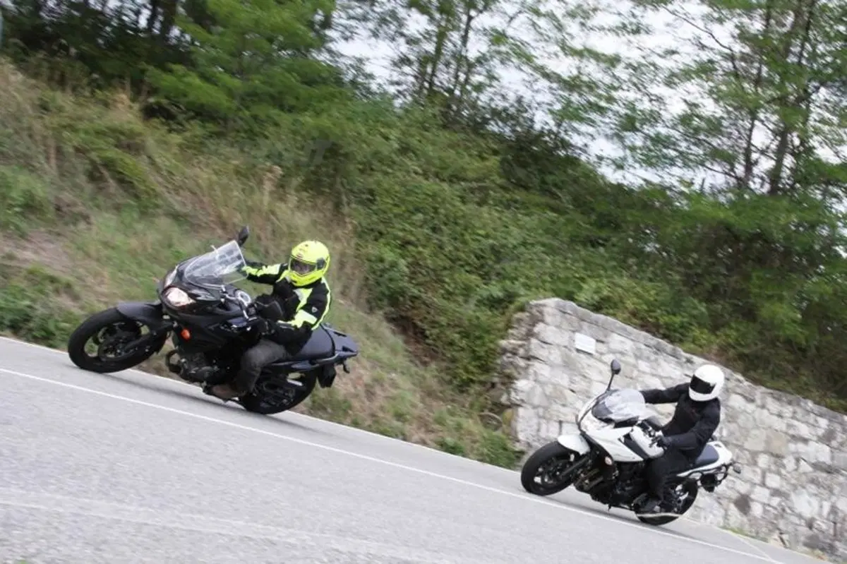 Suzuki V-Strom vs Bandit S (13)