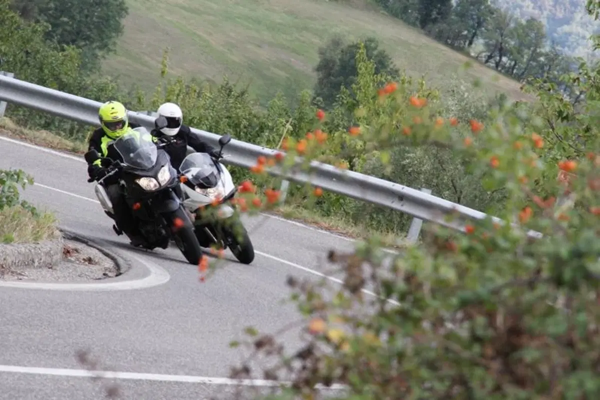 Suzuki V-Strom vs Bandit S (14)