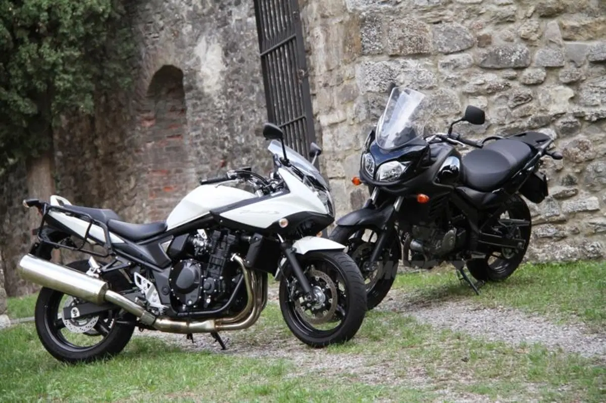 Suzuki V-Strom vs Bandit S (19)