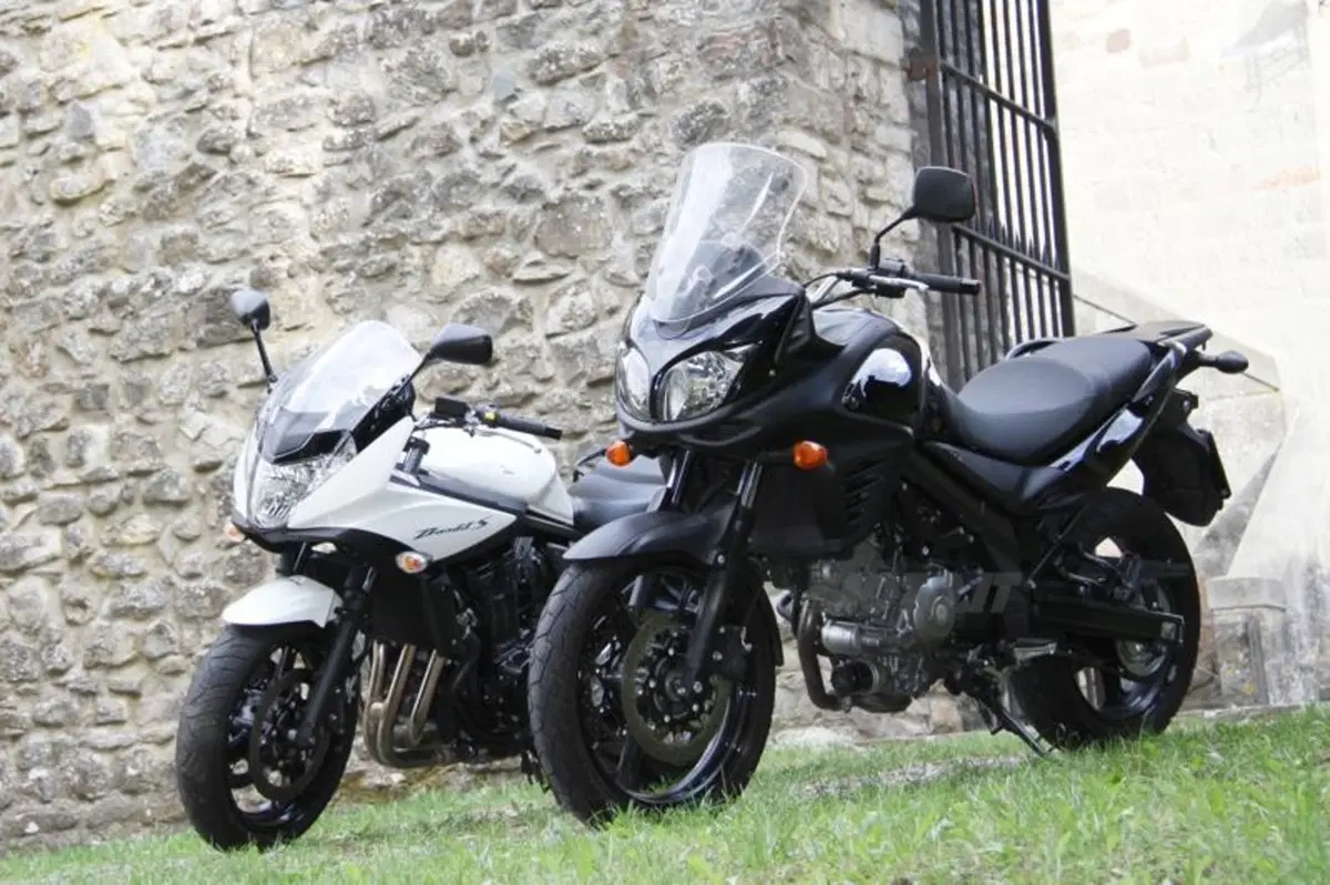 Suzuki V-Strom vs Bandit S (20)