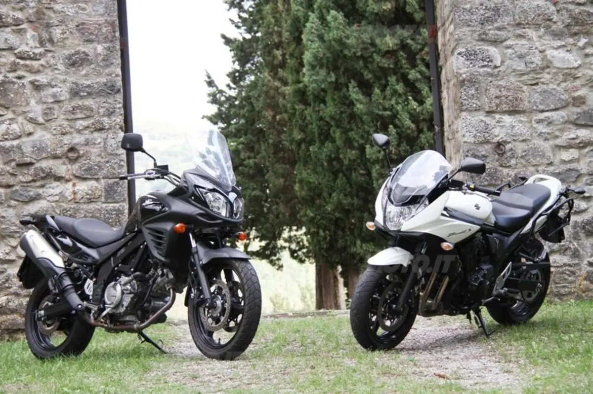 Suzuki V-Strom vs Bandit S (22)
