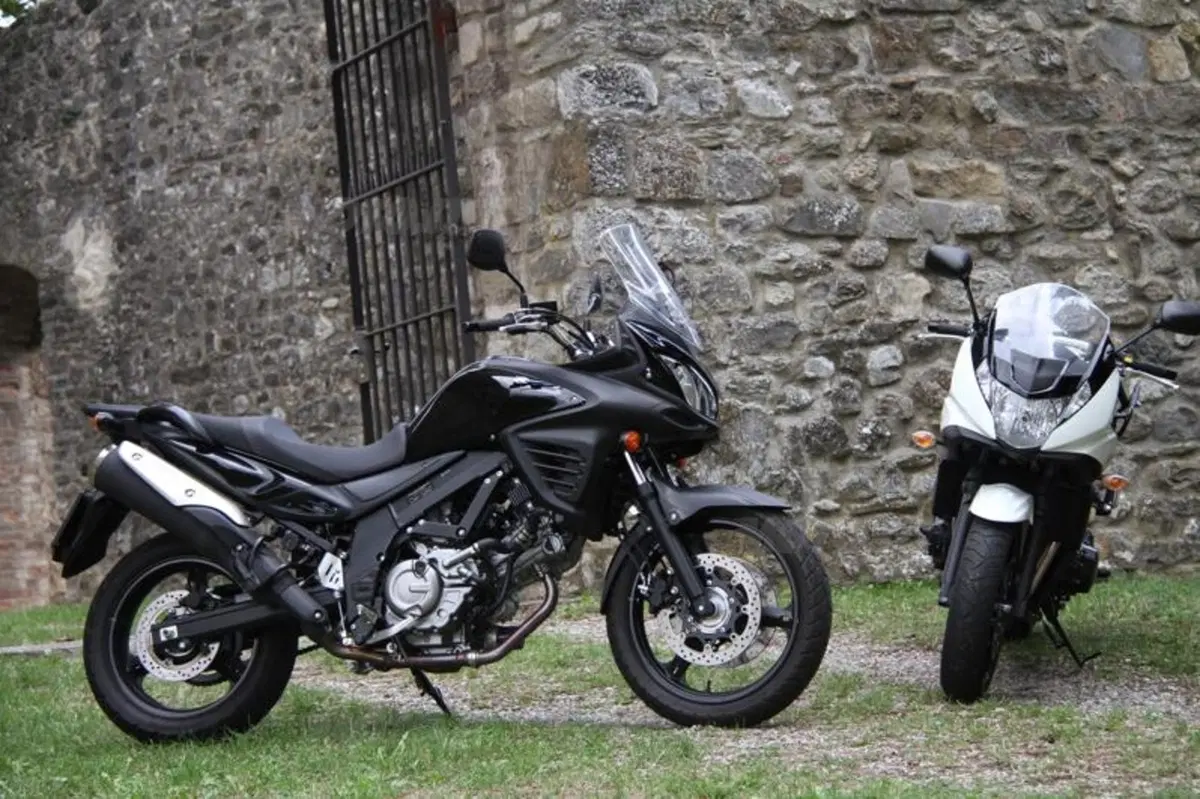 Suzuki V-Strom vs Bandit S (23)