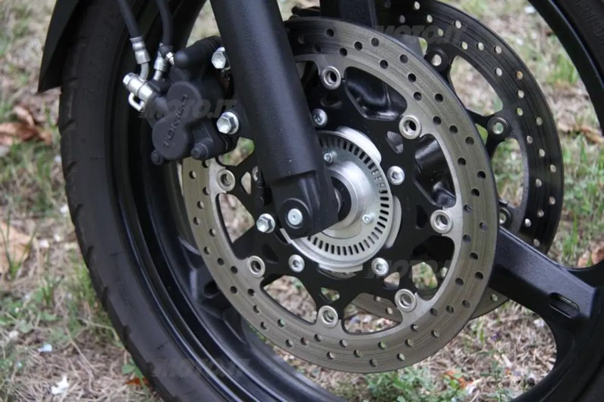Suzuki V-Strom vs Bandit S (39)