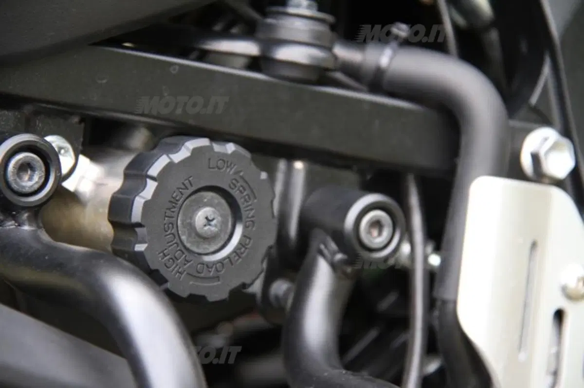 Suzuki V-Strom vs Bandit S (41)