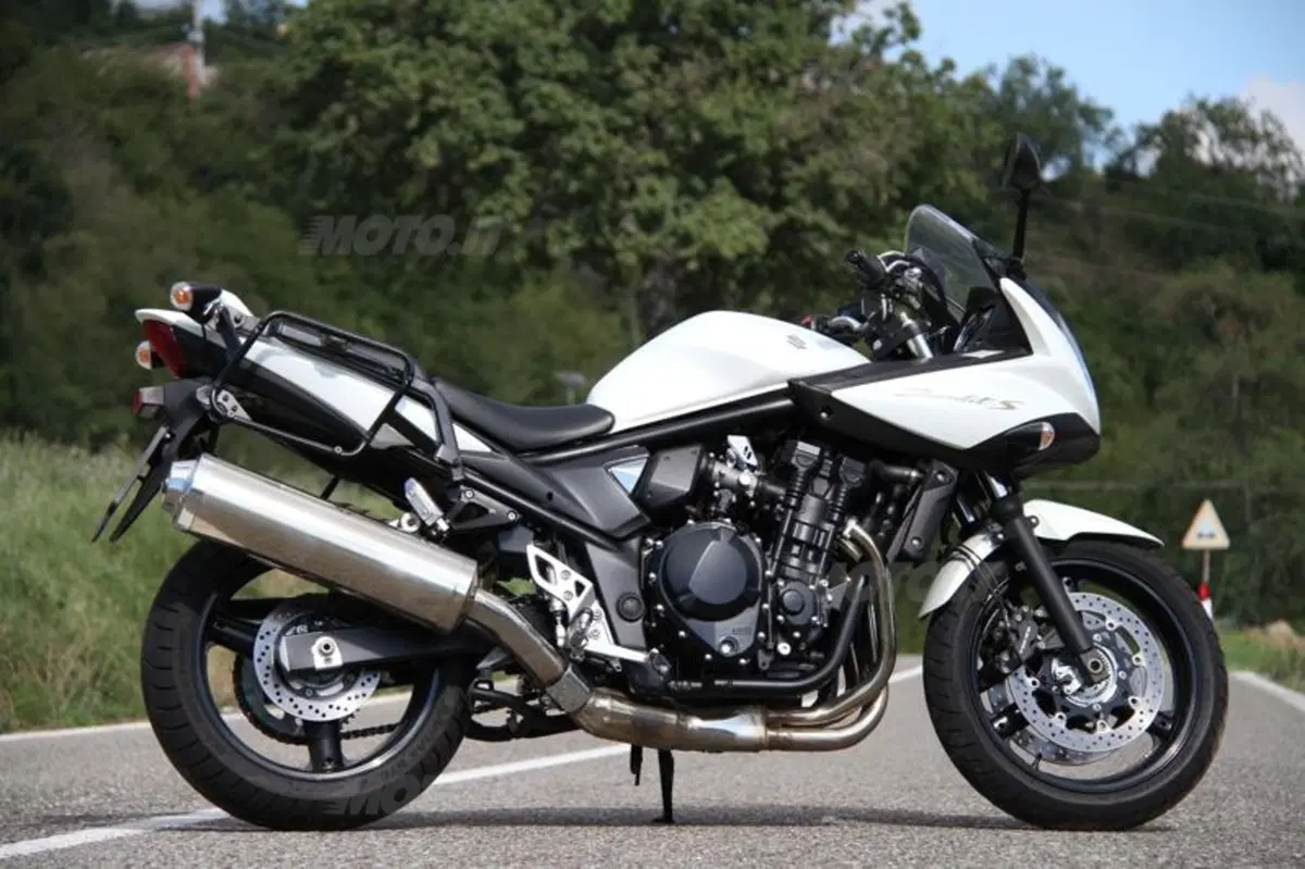 Suzuki V-Strom vs Bandit S (46)