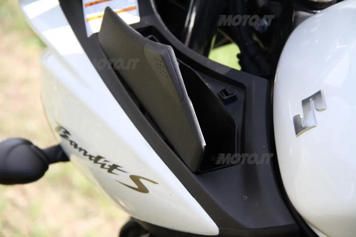 Suzuki V-Strom vs Bandit S (52)