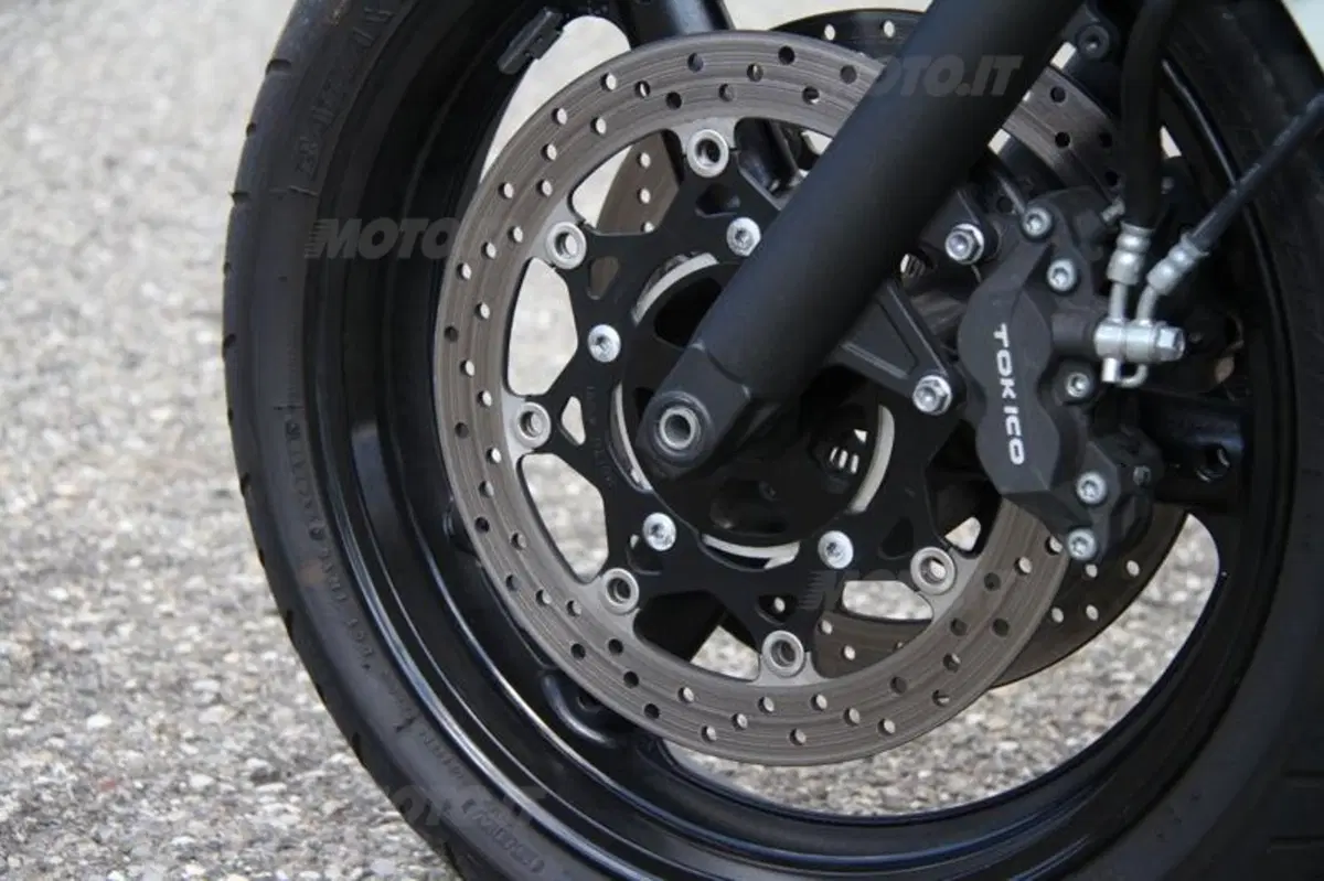 Suzuki V-Strom vs Bandit S (54)