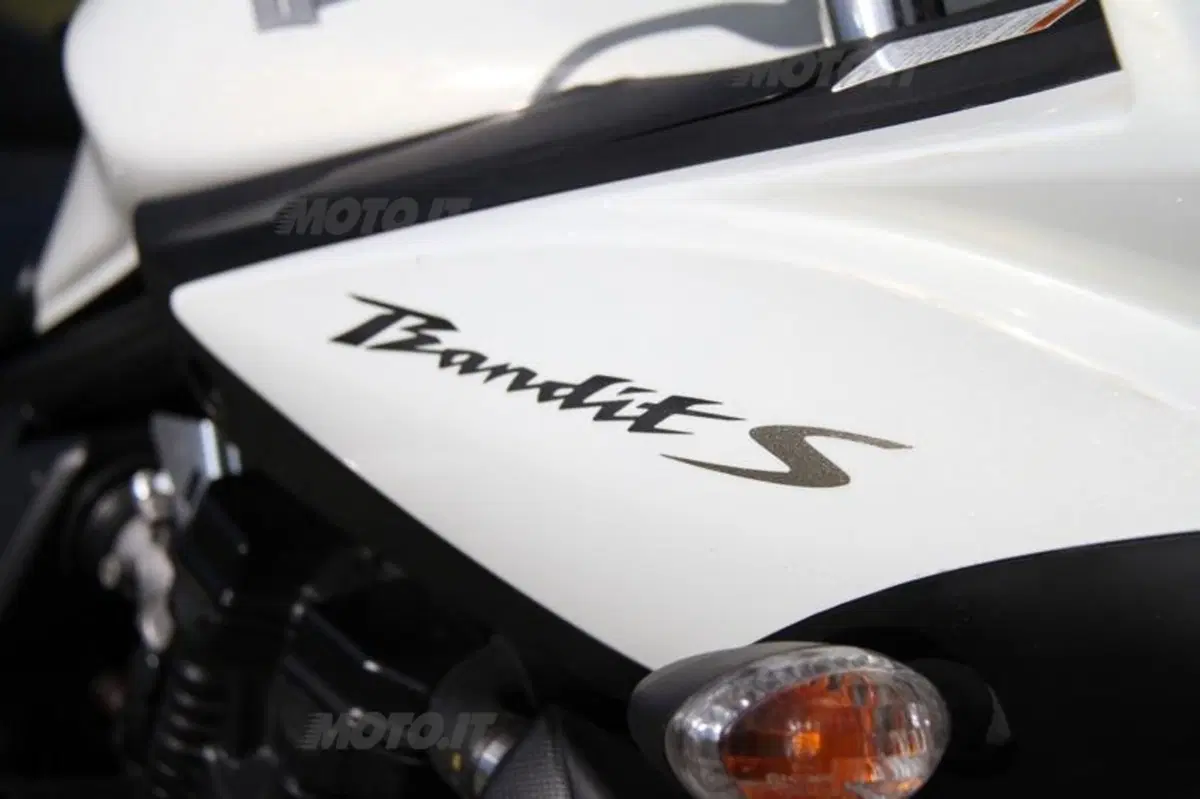 Suzuki V-Strom vs Bandit S (63)