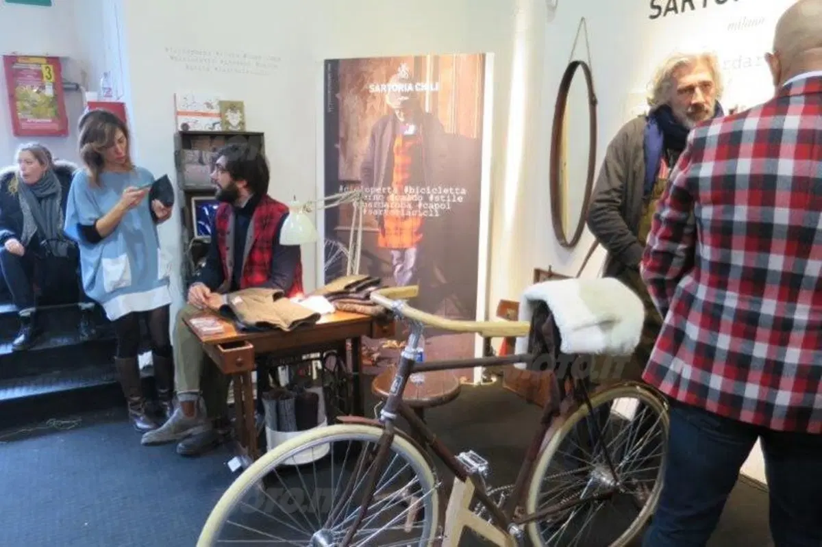 Moto ancora in passerella al Pitti Uomo di Firenze (4)