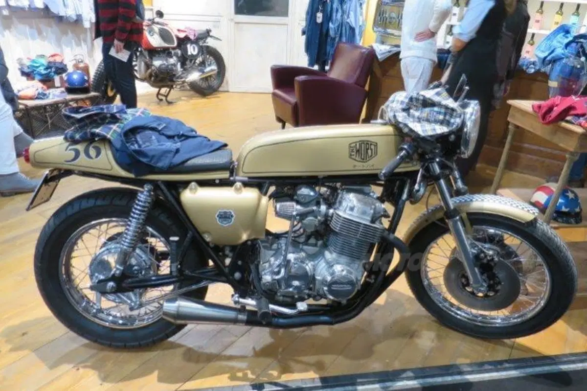 Moto ancora in passerella al Pitti Uomo di Firenze (6)