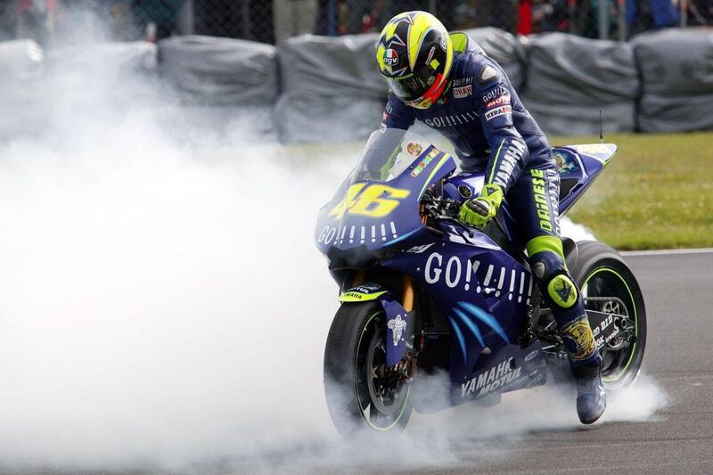 Rossi in sella alla Yamaha M1 del 2004