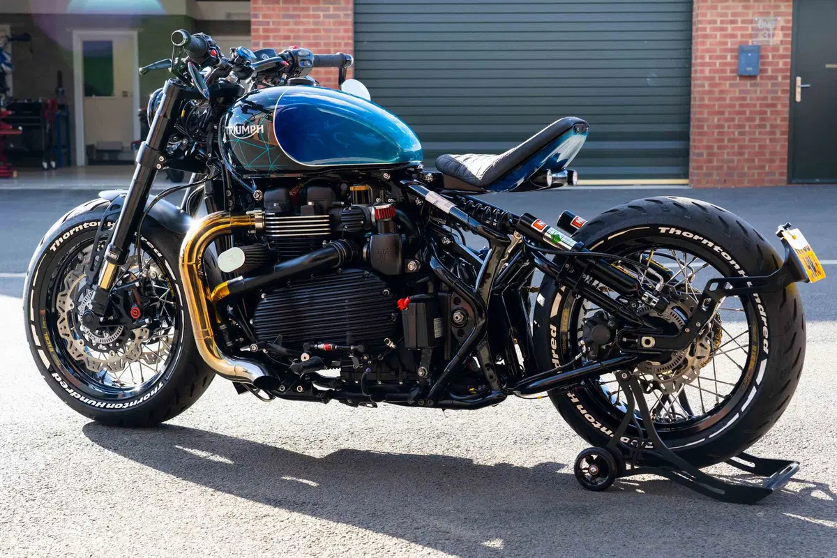 Una Triumph Bobber supercharged capace di 200 cv e 270 km/h
