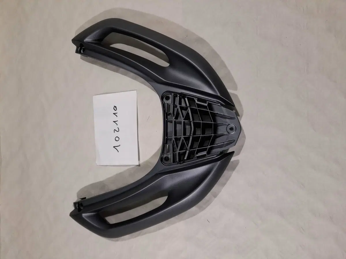MANIGLIONE POSTERIORE PIAGGIO MP3 HPE 300 (3)