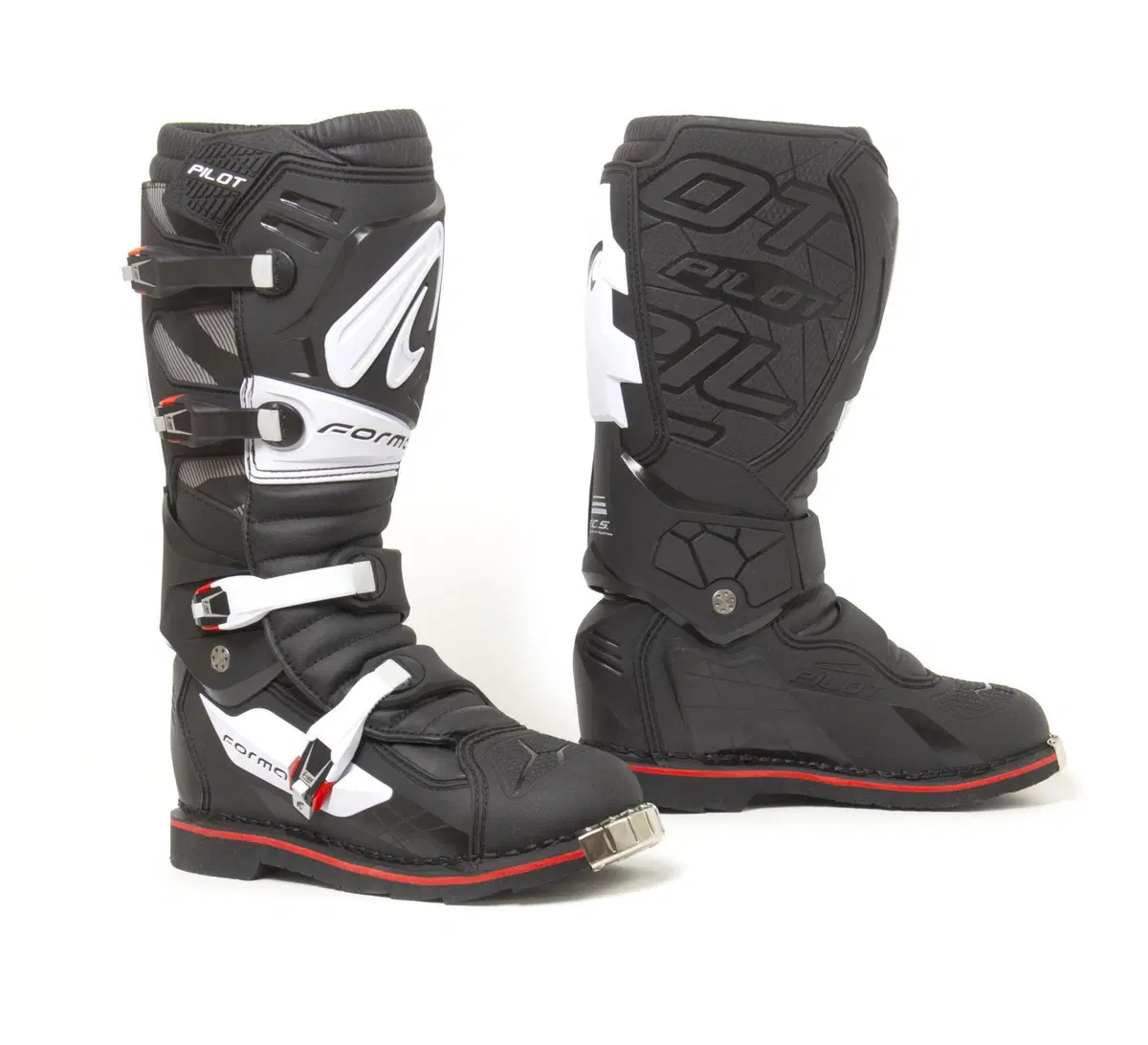 Forma Boots a EICMA con il nuovo stivale Phantom